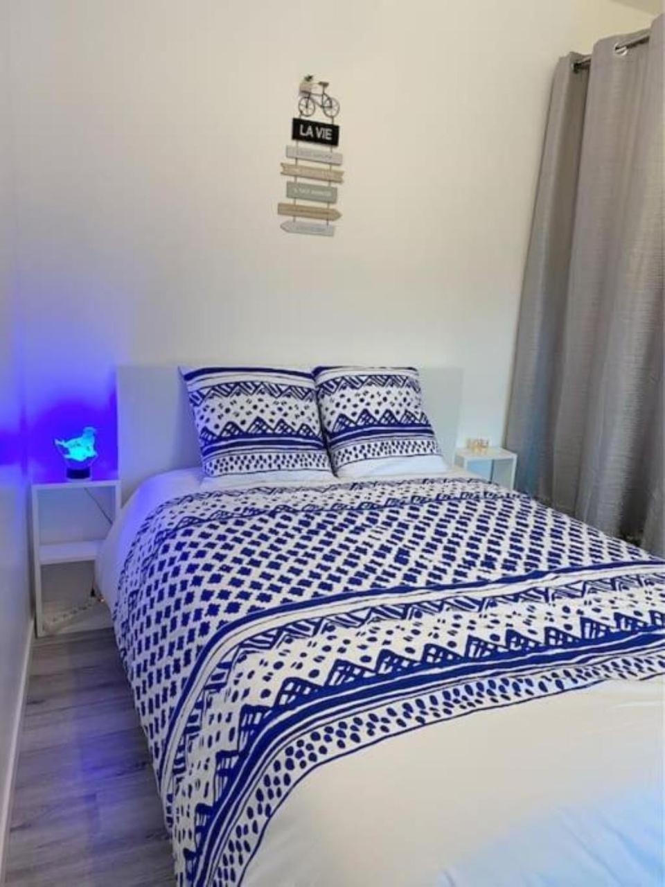 Appartement Chaleureux A อัลฟอร์วิลล์ ภายนอก รูปภาพ